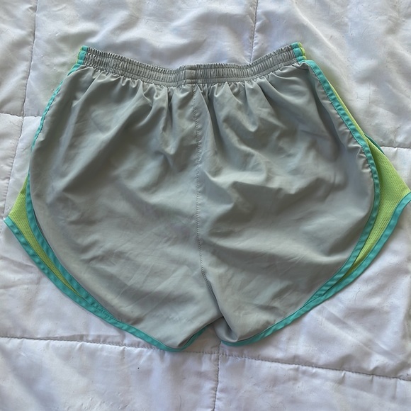 Nike Running Shorts - Picture 3 of 5